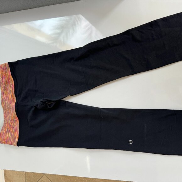 LuLuLemon Leggings with a rainbow waist - Picture 8 of 8